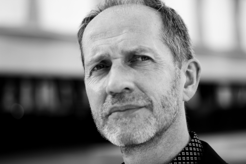 Iarla Ó Lionáird